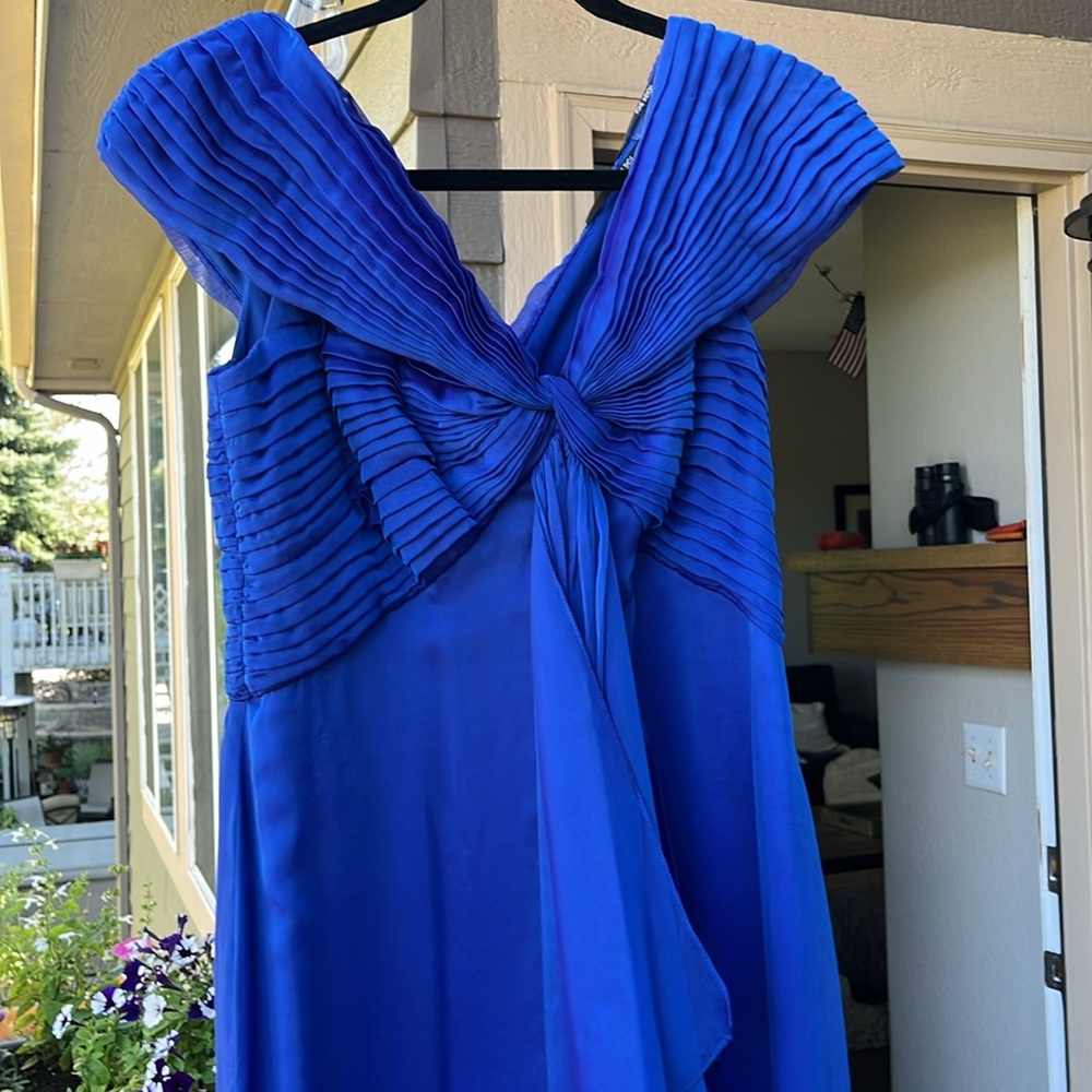 Gorgeous Tadashi Shoji  Iridescent Blue Evening Gown 8